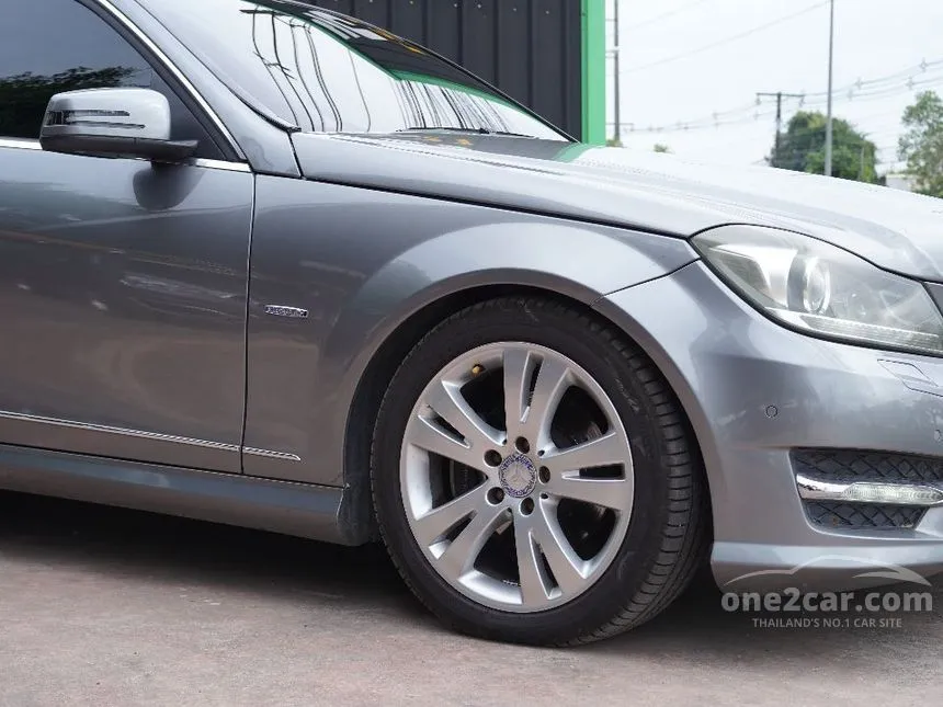 2011 Mercedes-Benz C180 Avantgarde BlueEFFICIENCY Sedan
