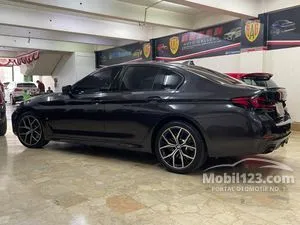 2023 BMW 520i 2.0 M Sport Sedan