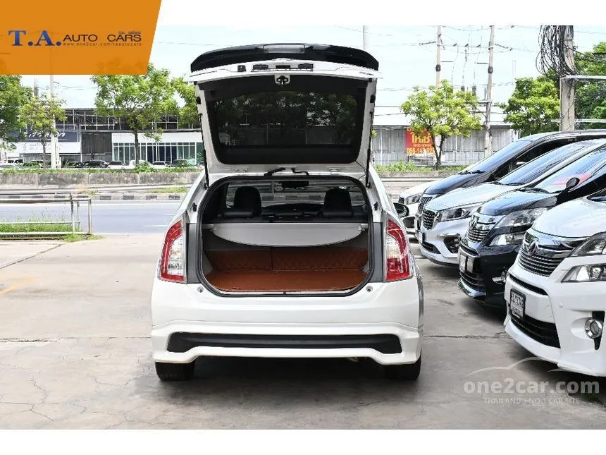 2013 Toyota PRIUS Hybrid TRD Sportivo Hatchback