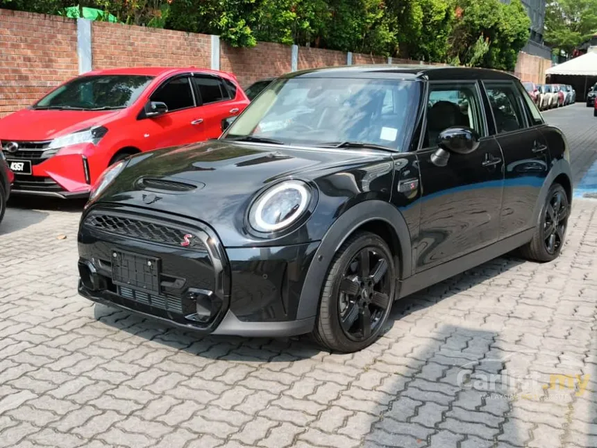 2023 MINI Cooper S 5 Door Hatchback