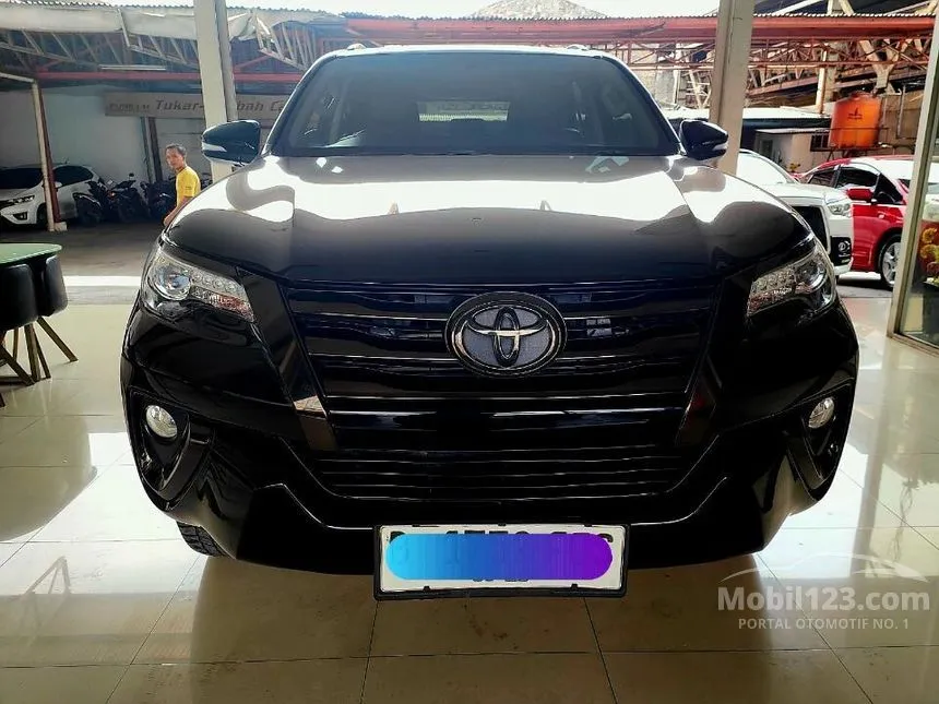 Jual Mobil Toyota Fortuner 2016 VRZ 2.4 di Jawa Barat Automatic SUV Hitam Rp 335.000.000