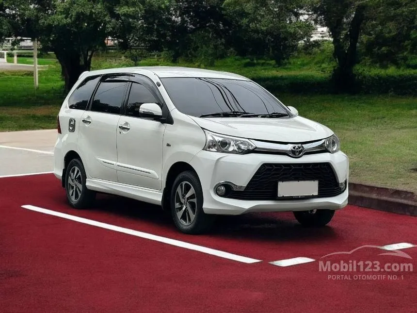 Jual Mobil Toyota Avanza 2018 Veloz 1.5 di Jawa Timur Manual MPV Putih Rp 160.000.000
