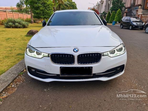 BMW Bekas Murah  Jual beli 2 614 mobil  di  Indonesia  