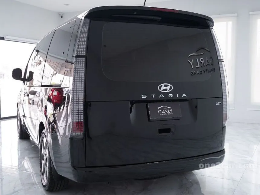 2021 Hyundai Staria SEL Van