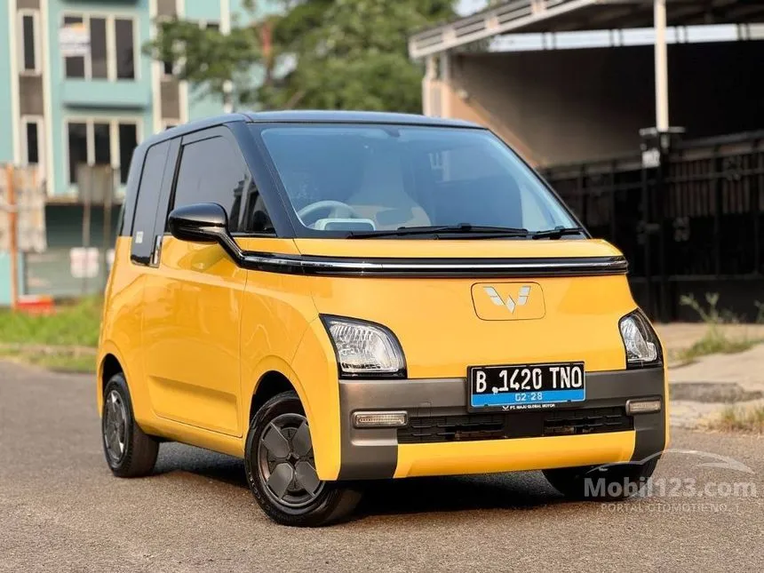 2022 Wuling Air EV Standard Range Hatchback