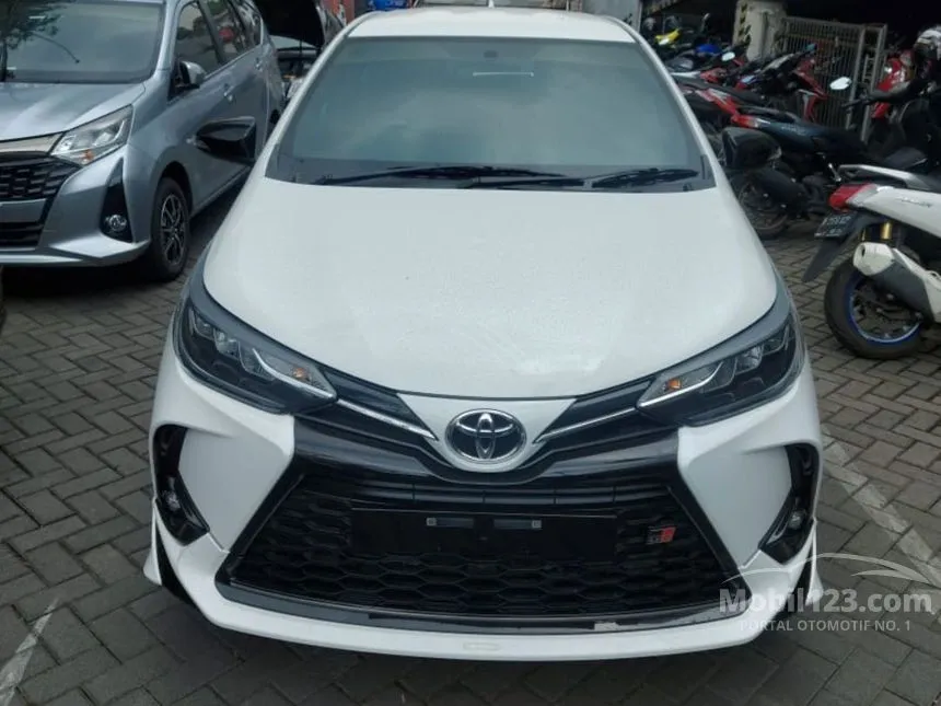 Jual Mobil Toyota Yaris 2022 S GR Sport 1.5 di Jawa Barat Automatic Hatchback Putih Rp 301.100.000