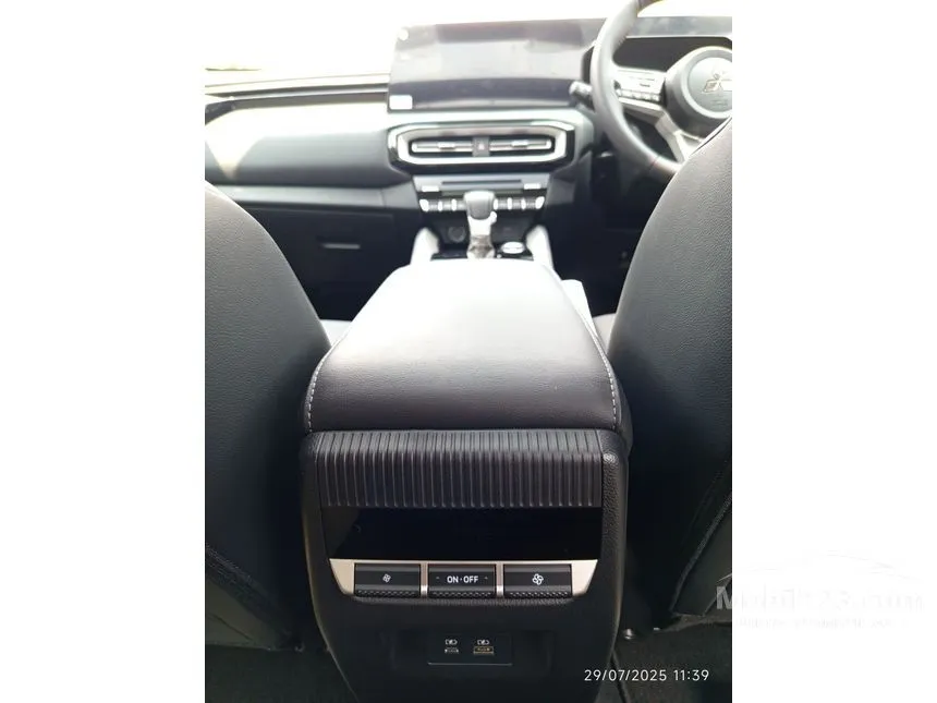 2026 Mitsubishi Destinator Ultimate SUV