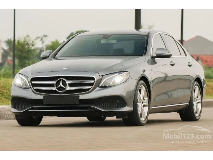 2016 Mercedes-Benz E250 Avantgarde CKD Sedan