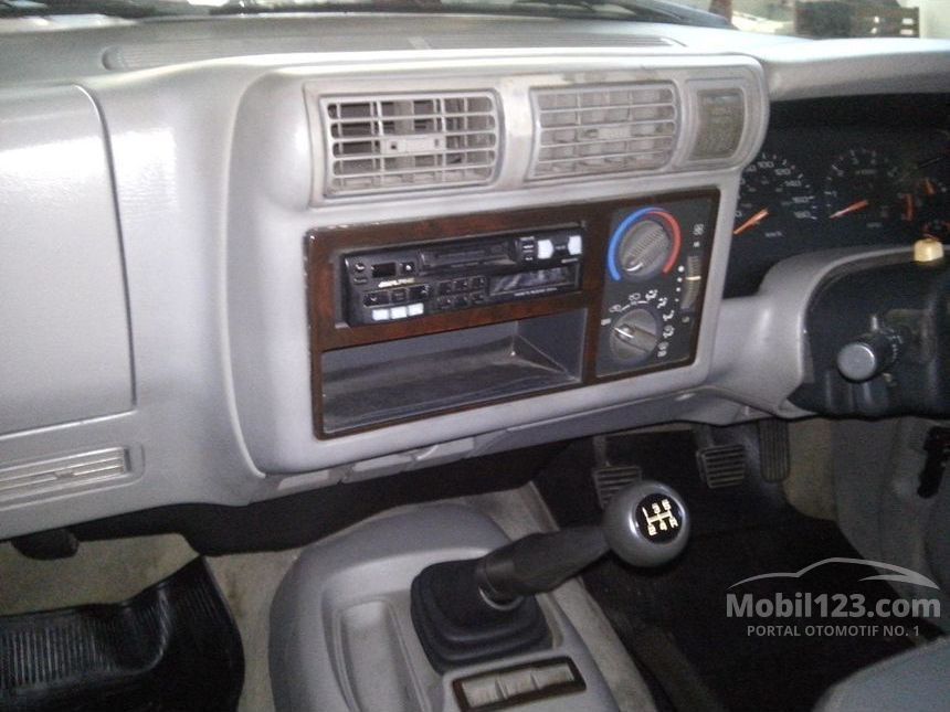 Jual Mobil Opel Blazer 2000 DOHC LT 2.2 di Jawa Timur Manual SUV Hijau