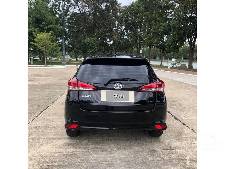2018 Toyota YARIS E Hatchback
