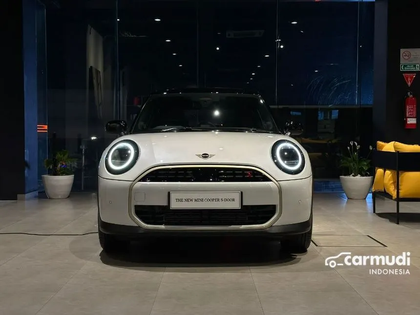 2025 MINI Cooper Cooper SE Hatchback