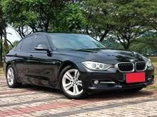 2012 BMW 320i 2.0 Sport Sedan. LOW KM 48RIBU. GANJIL. PAJAK FEBRUARI 2023. TANGAN PERTAMA