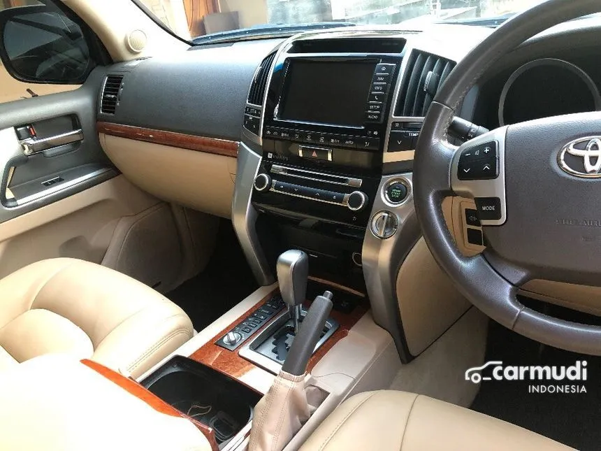 2013 Toyota Land Cruiser Full Spec E VX SUV