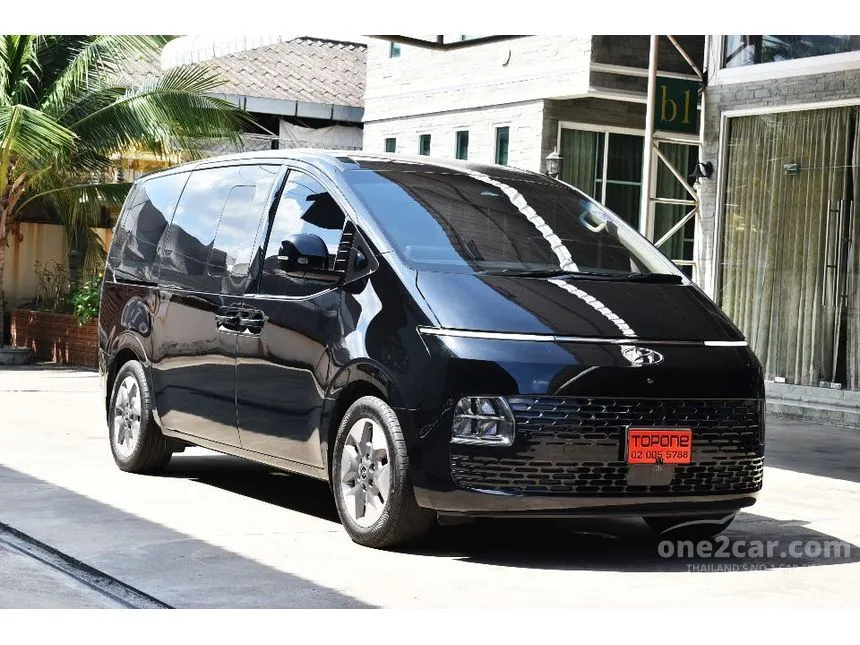 2021 Hyundai Staria SEL Van