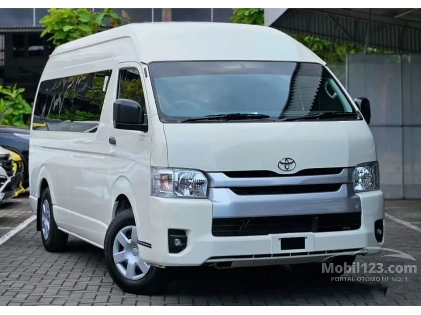 Jual Mobil Toyota Hiace 2024 Commuter 3.0 di Jawa Barat Manual Van Wagon Silver Rp 554.800.000