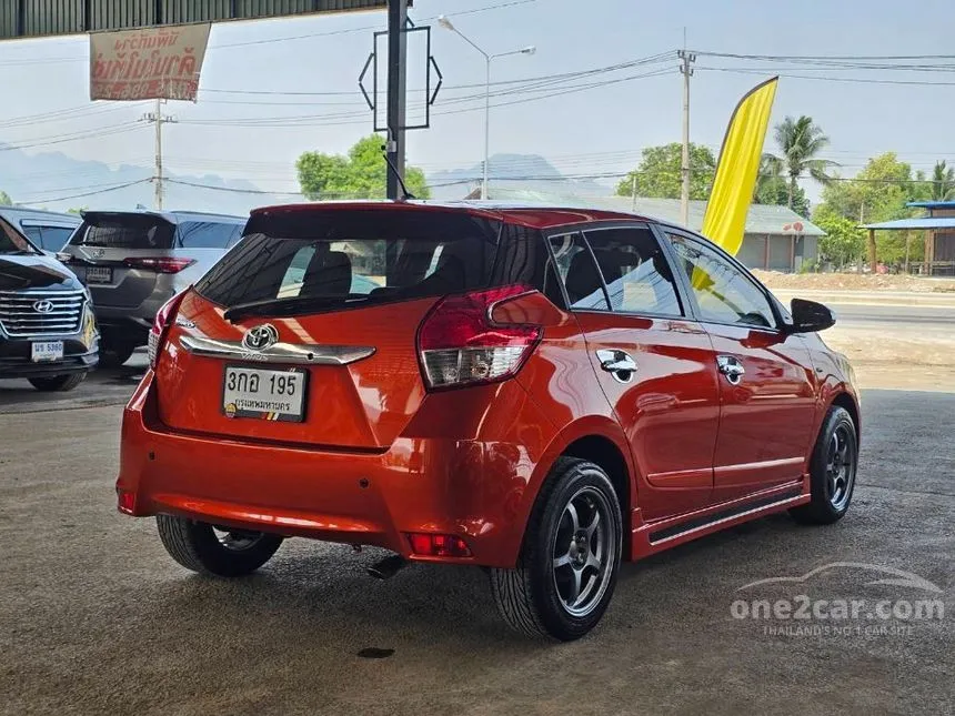 2014 Toyota YARIS J Hatchback