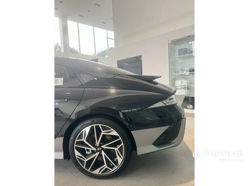 2023 Hyundai IONIQ 6 Signature Long Range Sedan