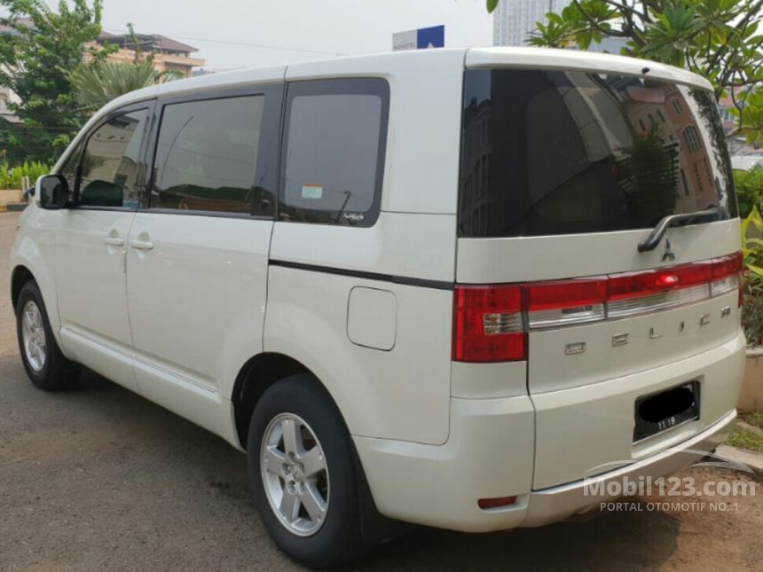 Mitsubishi delica 2014