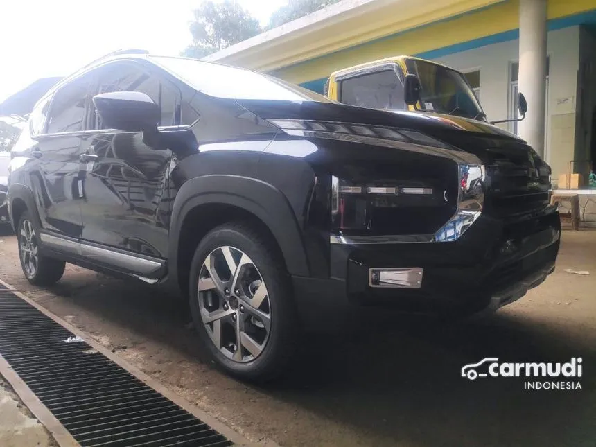 Jual Mobil Mitsubishi Xpander 2024 CROSS 1.5 di Banten Manual Wagon Hitam Rp 299.999.999