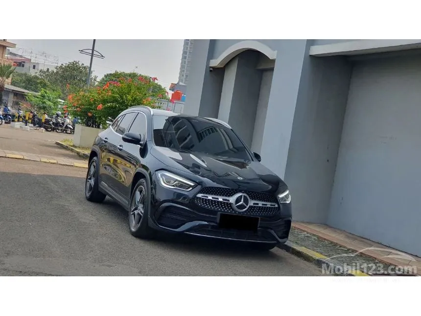 2023 Mercedes-Benz GLA200 AMG Line SUV