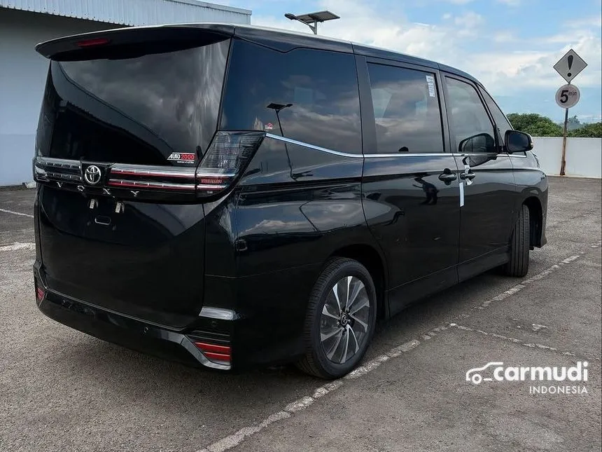 2025 Toyota Voxy (Premium Color) MPV