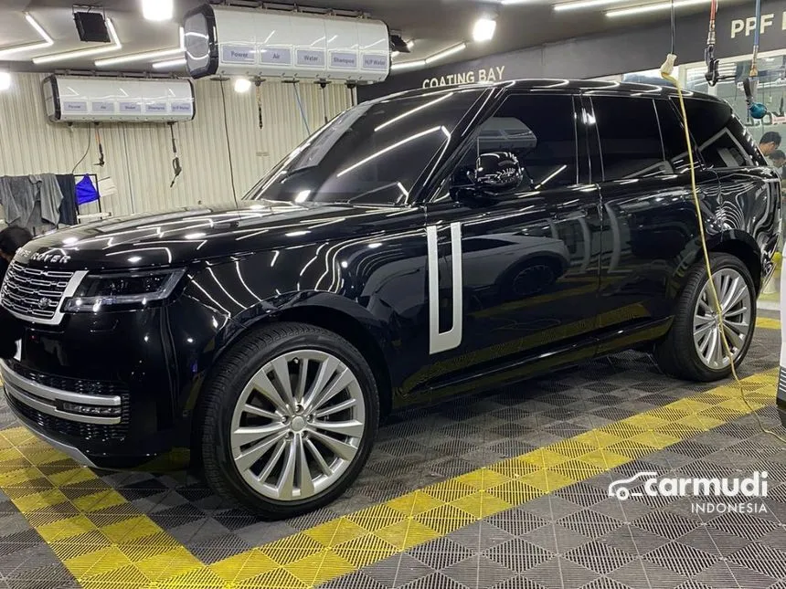 Jual Mobil Land Rover Range Rover 2023 First Edition P530 4.4 di DKI Jakarta Automatic SUV Hitam Rp 6.900.000.000