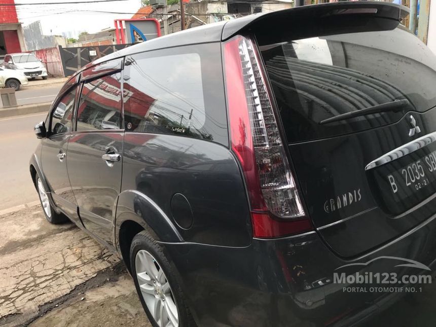 Jual Mobil Mitsubishi Grandis 2010 GT 2.4 di Jawa Barat 