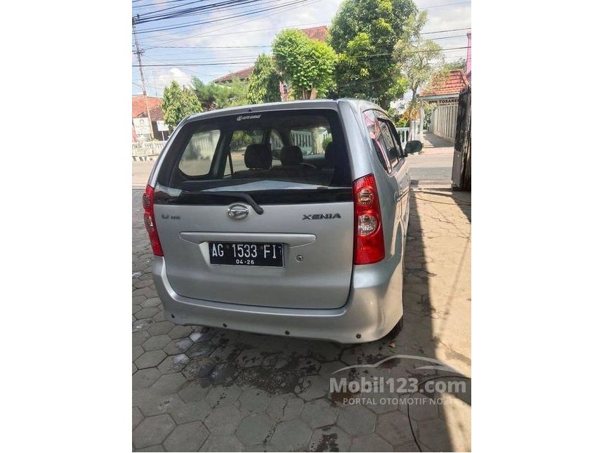 Jual Mobil Daihatsu Xenia 2011 Li DELUXE 1.0 di Jawa Timur Manual MPV 