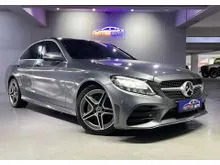 2020 Mercedes-Benz C200 2.0 AMG FACELIFT / 72K KM  / Apple Carplay / 360 Cam / True Year Made