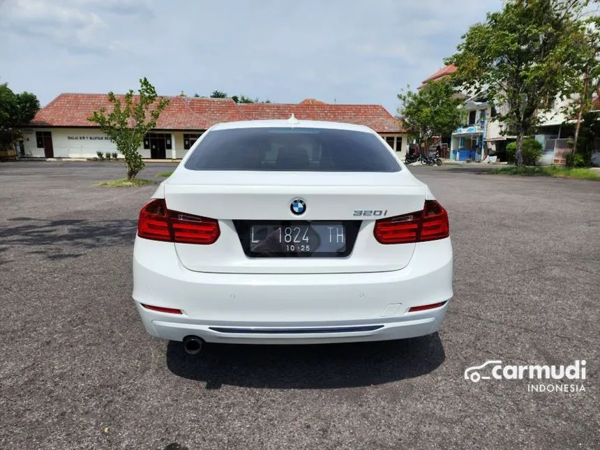 2013 BMW 320i Sport Sedan