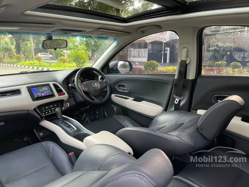 Jual Mobil Honda HR