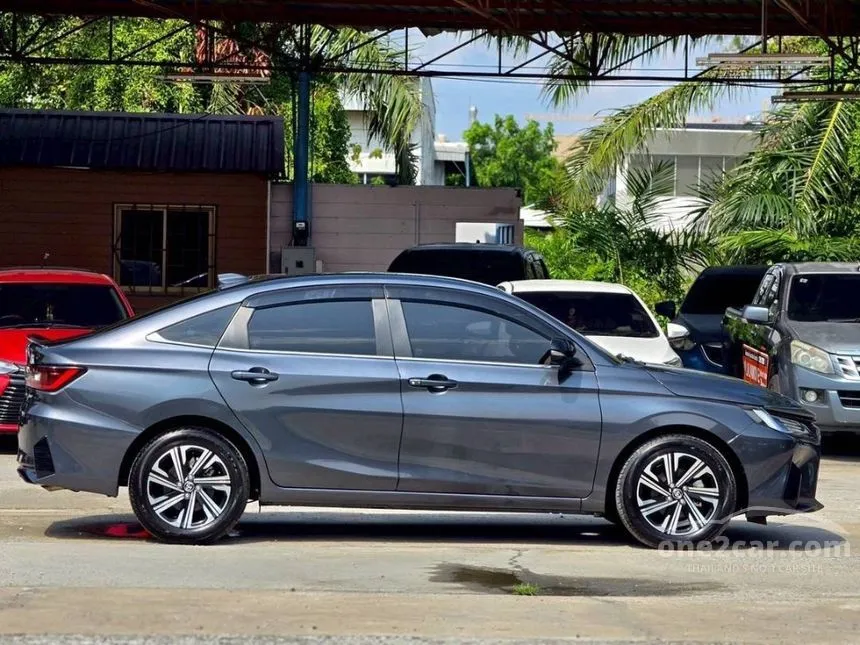 2024 Toyota Yaris Ativ Premium Luxury Sedan