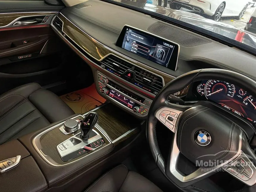 2017 BMW 730Li Sedan