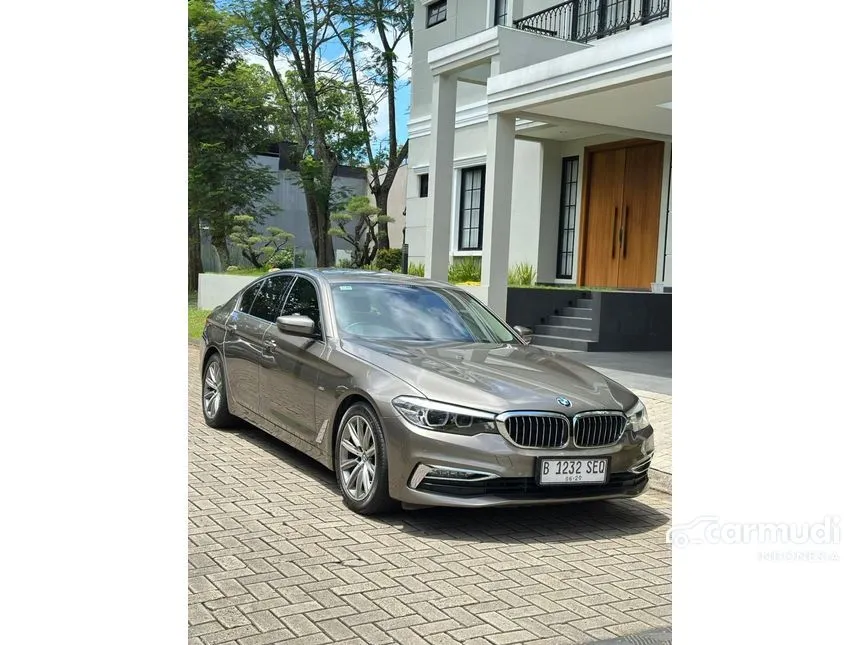 2018 BMW 520i Luxury Sedan