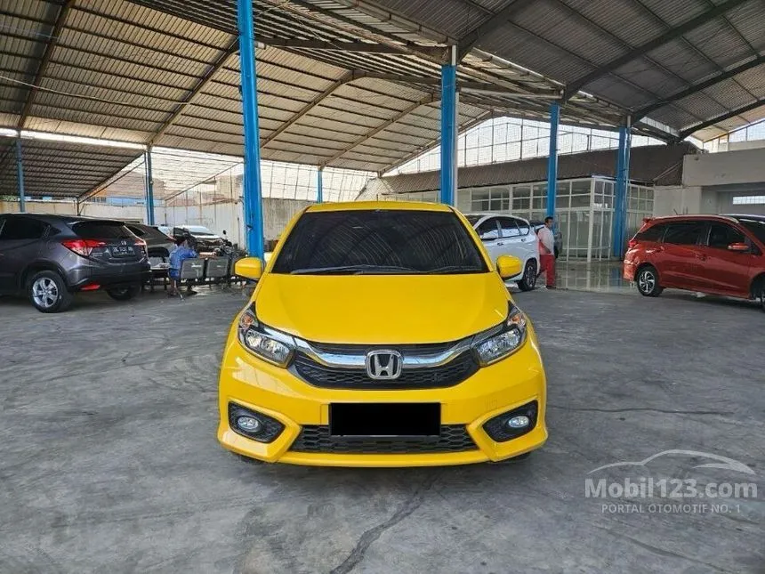 Jual Mobil Honda Brio 2022 E Satya 1.2 di Sumatera Utara Automatic Hatchback Kuning Rp 169.000.000