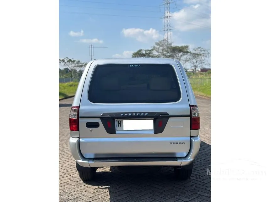2019 Isuzu Panther Smart SUV