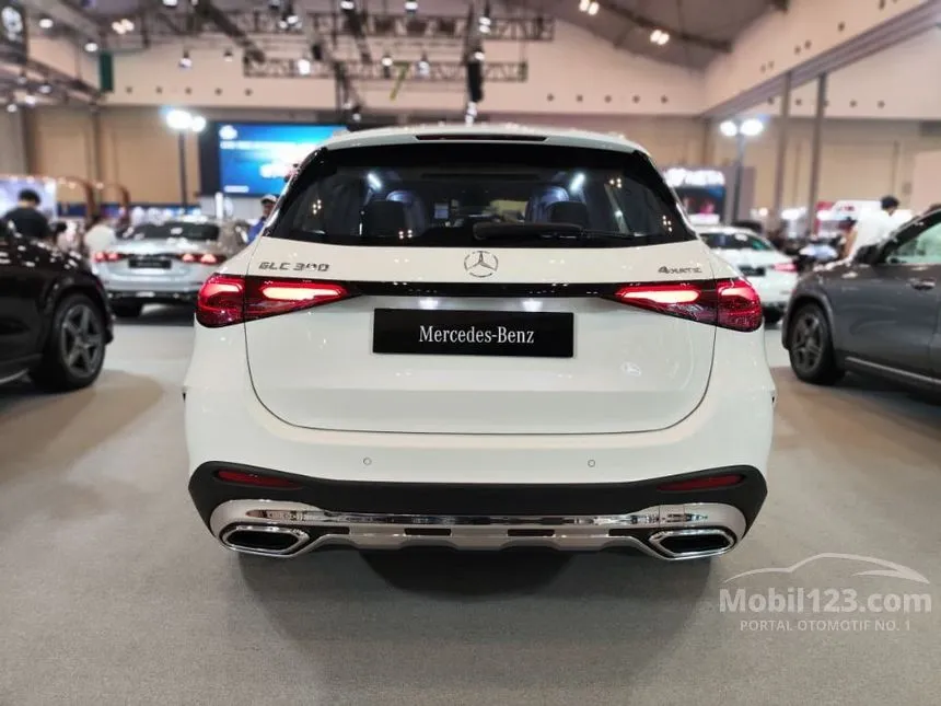 2025 Mercedes-Benz GLC300 AMG Line 4MATIC SUV