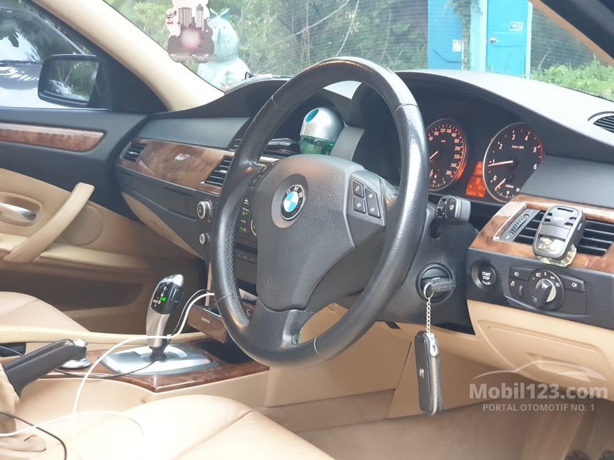 Jual Mobil  BMW  523i 2008 E60 2 5 di Jawa  Barat  Automatic 