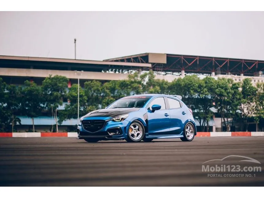 Jual Mobil Mazda 2 2016 R 1.5 di DKI Jakarta Automatic Hatchback Biru Rp 285.000.000