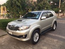 2011 Toyota Fortuner 3.0 (ปี 12-15) V Wagon AT