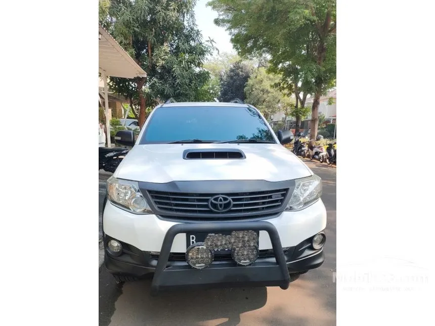Jual Mobil Toyota Fortuner 2014 G 2.5 di Jawa Barat Automatic SUV Putih Rp 410.000.000