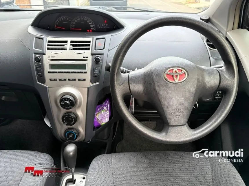 2010 Toyota Yaris E Hatchback