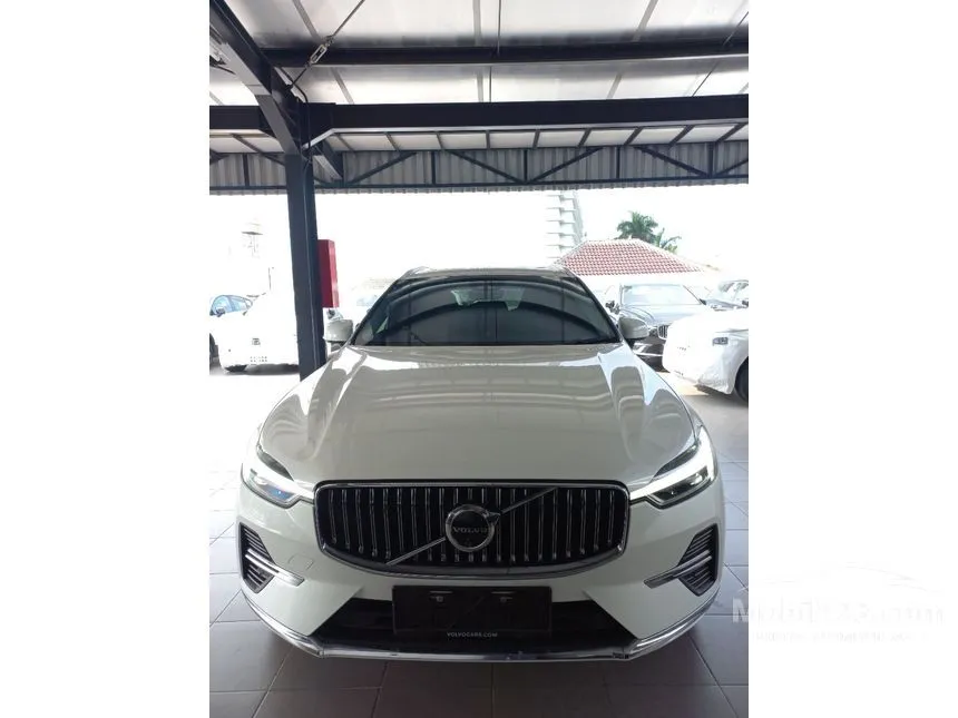 Jual Mobil Volvo XC60 2023 Recharge PHEV T8 2.0 di DKI Jakarta Automatic SUV Putih Rp 950.000.000
