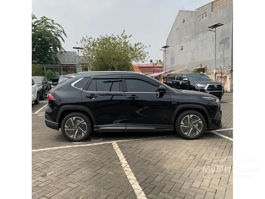 2026 Toyota Yaris Cross S HV with GR Parts Aero Pkg SUV