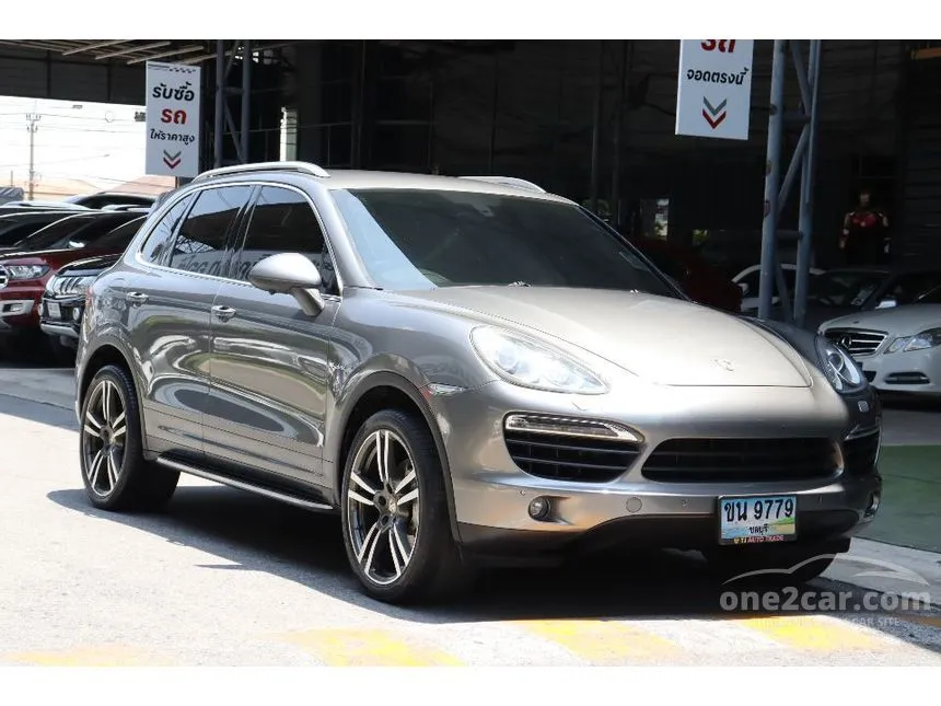 2013 Porsche CAYENNE S Hybrid SUV