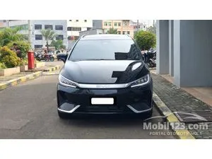 2025 BYD M6 Superior Captain 6 Seater MPV