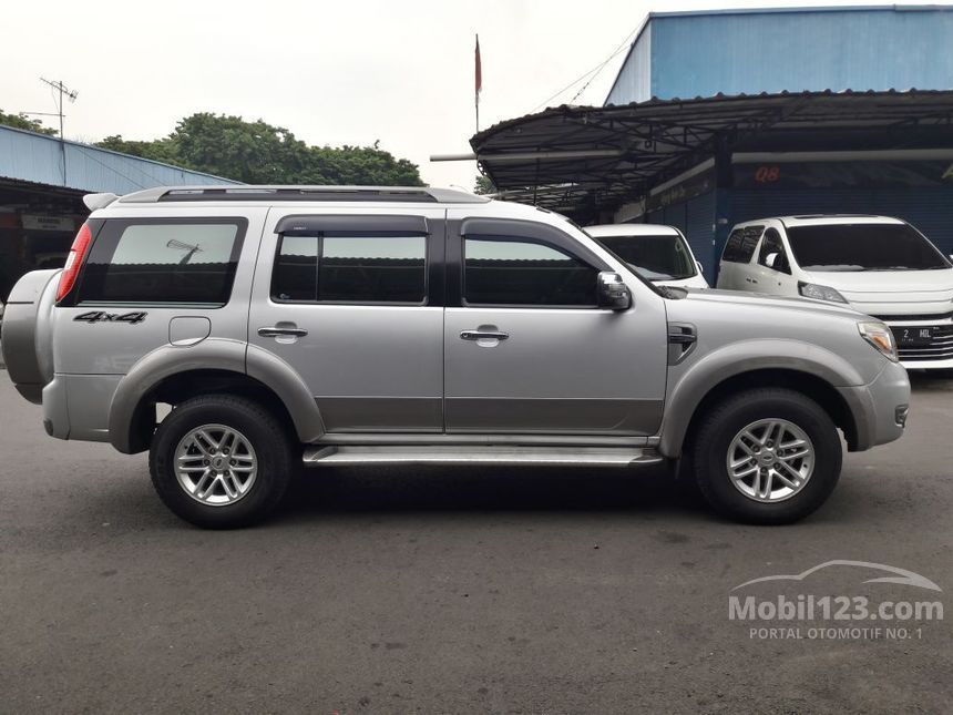  Jual  Mobil  Ford  Everest  2012 XLT XLT XLT 2 5 di DKI 