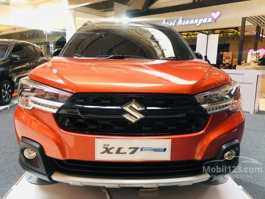 Jual Mobil Suzuki XL7 2025 Alpha Hybrid (Two Tone) 1.5 di DKI Jakarta Automatic SUV Orange Rp 233.700.000
