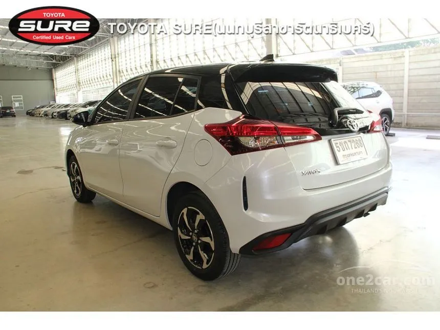 2023 Toyota YARIS Premium Hatchback