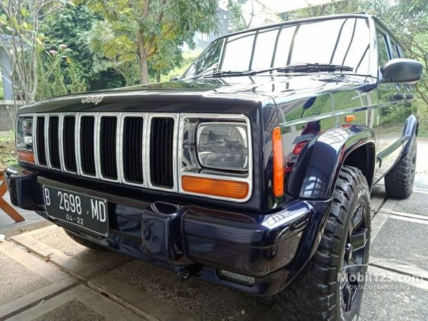 Cherokee Jeep  Murah 32 mobil  dijual  di Indonesia 